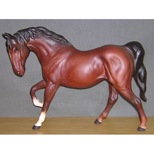 693 - BESWICK Large 17.8cm MODEL OF A HORSE 