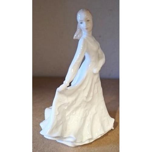 1046 - ROYAL DOULTON 14.5cm FIGURINE 