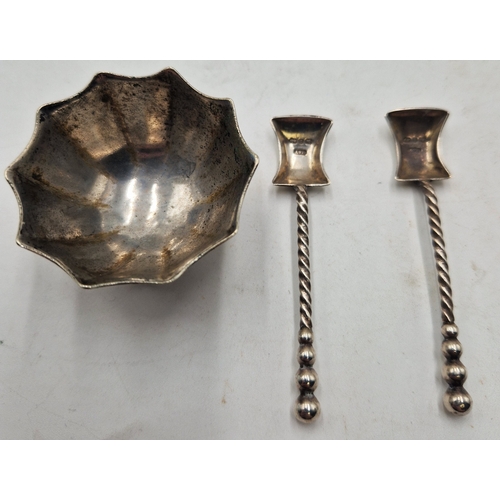 95 - SOLID SILVER SALT With TWO NOVELTY SILVER SHOVELS (All With The Same Hallmarks)(Total Weight 37.6 Gr... 