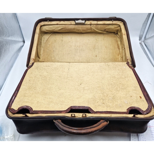 99 - GLADSTONE BAG With FITTED INTERIOR