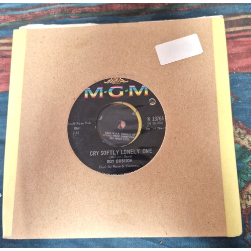 101 - 1960’s/70’s ROCK/POP/BEAT VINYL 7 INCH SINGLES (20)
NICE COLLECTION FEATURING THE ANIMALS, JOHNNY PR... 