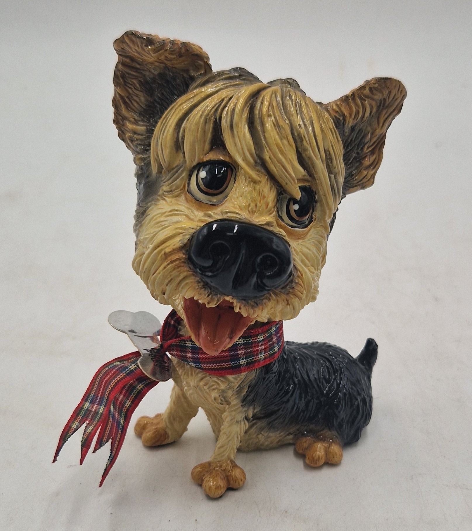 LITTLE PAWS 13cm MODEL OF 