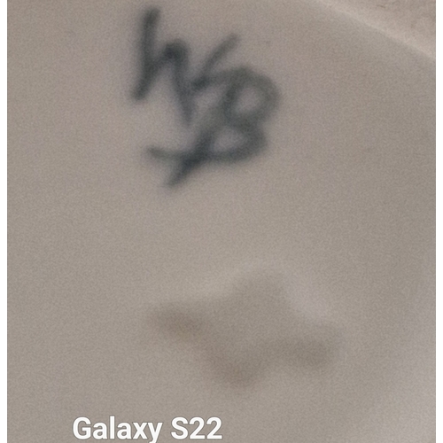 940 - NOBLE CERAMICS (Staffordshire ,England) 20cm x 18cm CHARACTER JUG 