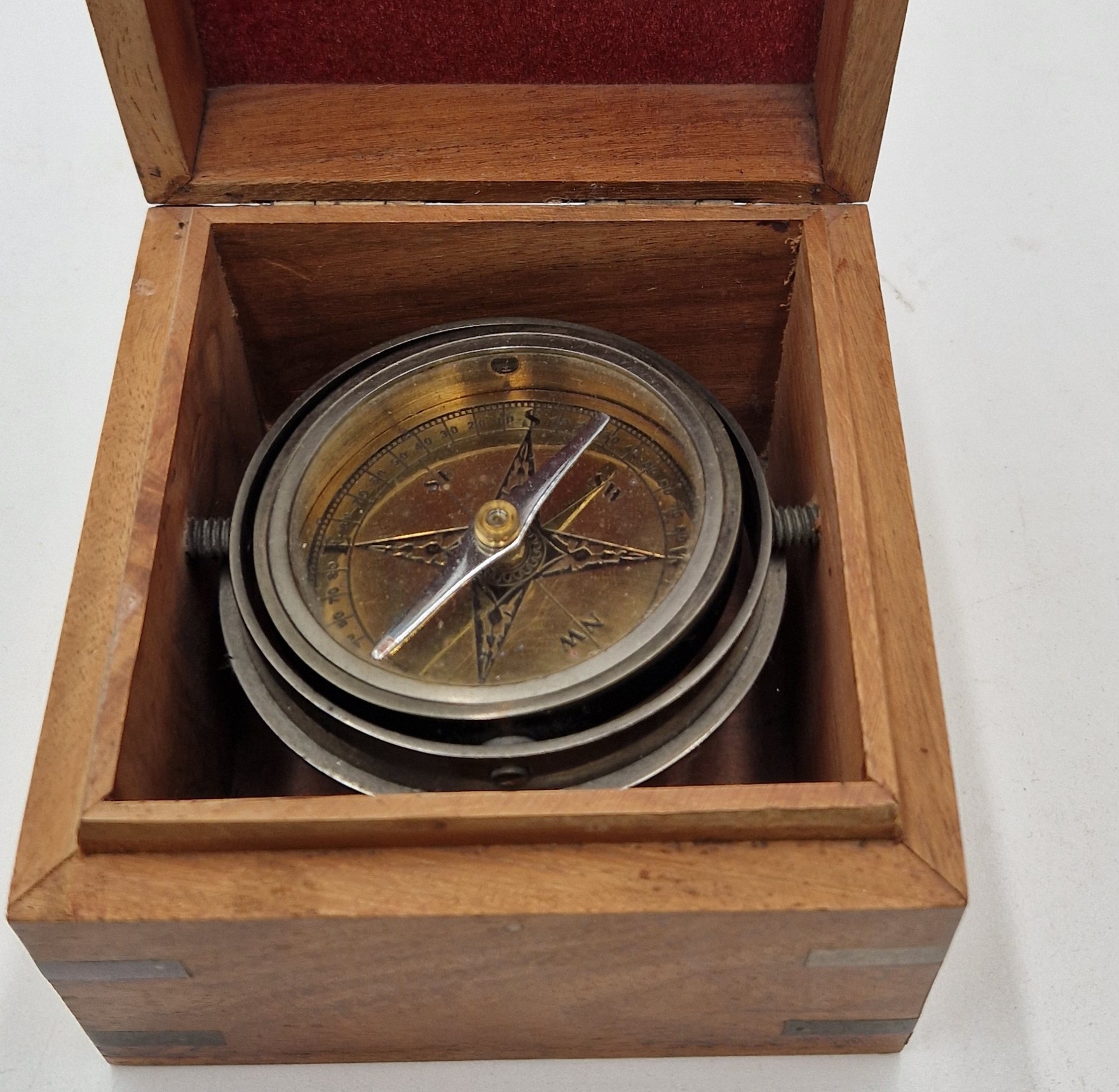 SHIPS COMPASS HOUSED IN IT'S WOODEN BOX