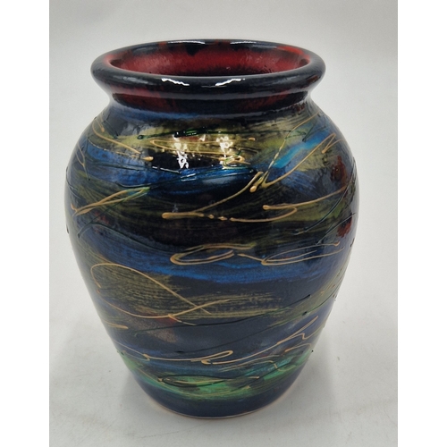 498 - ANITA HARRIS ART POTTERY 15cm ALI BABA VASE IN THE KOI CARP DESIGN Signed In Gold By Anita Harris