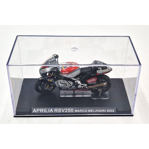 132 - DIE CAST COLLECTORS MODEL OF A APRILIA RSV250 MOTORCYCLE (Marco Melandri) 2002
