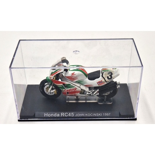 134 - DIE CAST COLLECTORS MODEL OF A HONDA RC45 (John Kocinski) 1997 (Original Hard Plastic Display Case).... 