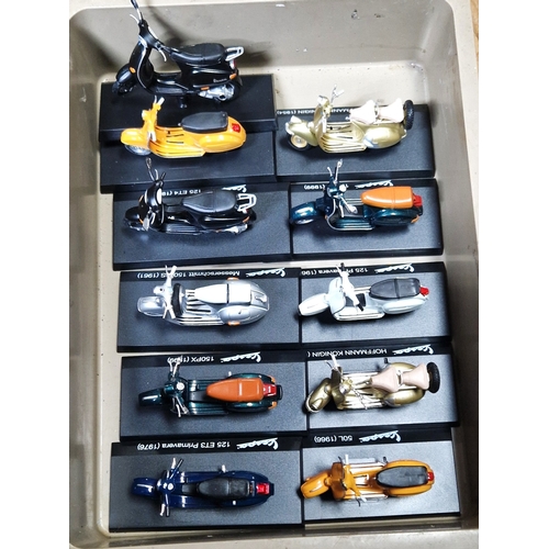 146 - MAISTO DIE CAST COLLECTORS MODELS OF VESPA SCOOTERS (Qty Of)(Please Note This Lot WILL NOT BE PACKED... 