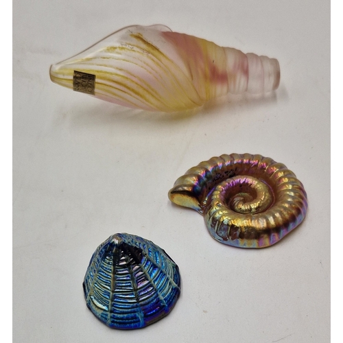 414 - ISLE OF WIGHT GLASS ITEMS