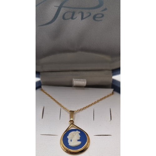 431 - WEDGWOOD Dark BLUE JASPER WARE PENDANT With WHITE CAMEO DECORATION ON A NECK CHAIN (Boxed)