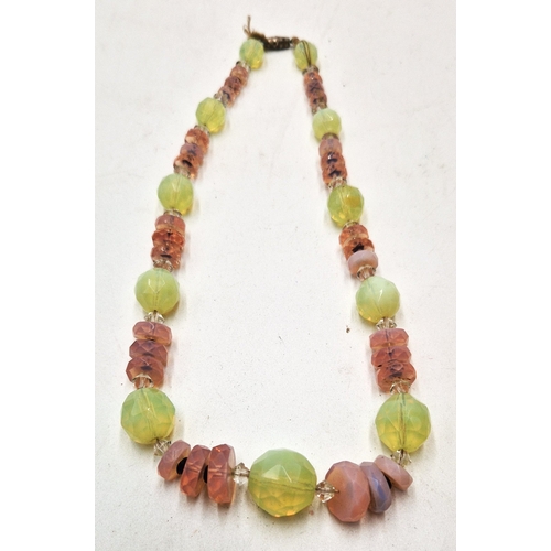 432 - CUT GLASS FACETED NECKLACE (Old)