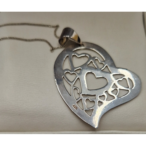 119 - SILVER PENDANT ON A SILVER NECK CHAIN (Boxed)