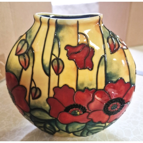 126 - OLD TUPTON WARE TUBELINED 15cm PURSE VASE IN THE YELLOW POPPY DESIGN (Product Code 1659) (As New, Or... 