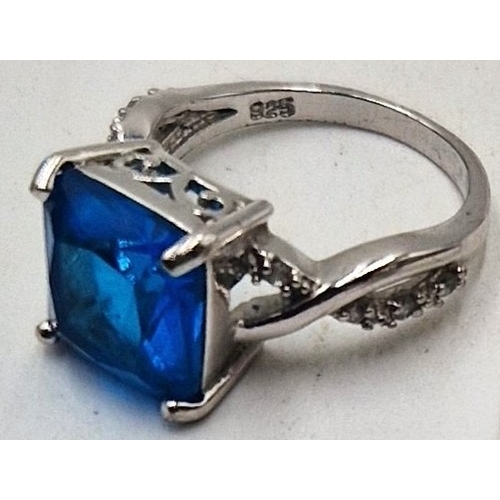152 - SILVER (Marked 925) / STONE SET RING
