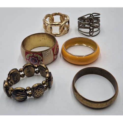 187 - METAL ASSORTED BANGLES (6)
