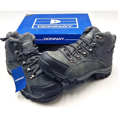 201 - DONNAY SUEDE WATERPROOF WALKING BOOTS (Size 9.5) (As New,Original Box) (R.R.P. 79.99)