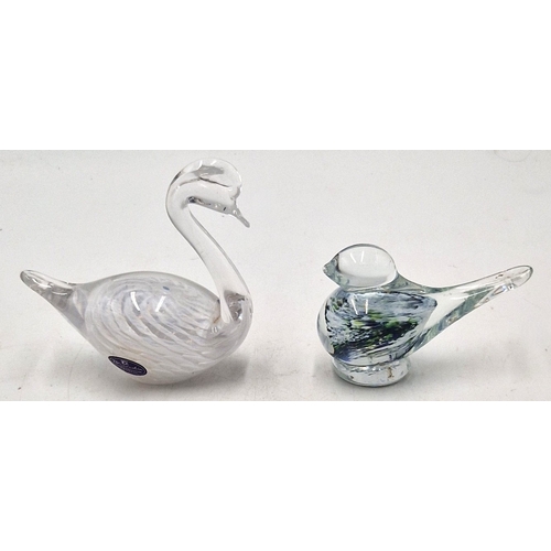 248 - DARTINGTON GLASS 11cm x 11cm MODEL OF A BIRD BY SWEDISH ARTIST Marcolin TOGETHER WITH STUDIO GLASS M... 
