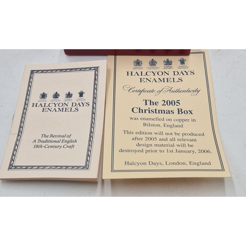 329 - HALYCON DAYS ENAMEL5 PILL BOX 