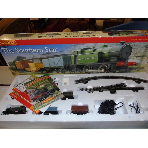 6 - A boxed Hornby Southern Star train set (Missing speed controller)