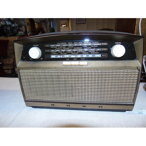32 - A working vintage Bush radio