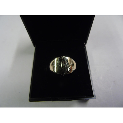 161 - A 9ct gold shield signet ring size P 1/2