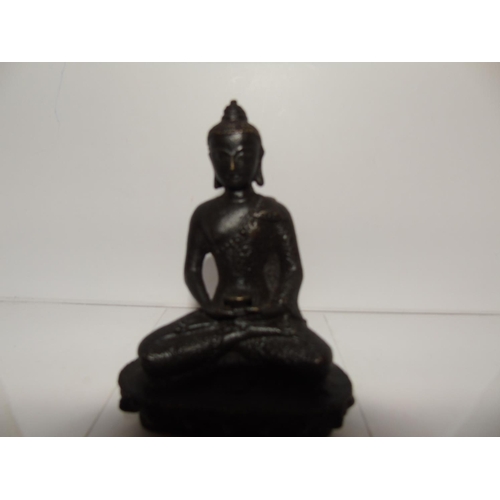 121 - A bronze diety figure