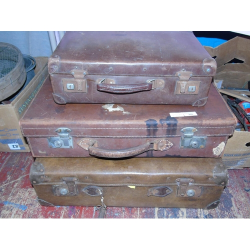 326 - Three pieces of good quality vintage luggage