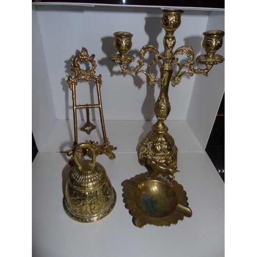 17 - A selection of good quality antique brass ware