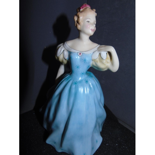 140 - A Royal Doulton figurine 'Enchantment' HN 2178