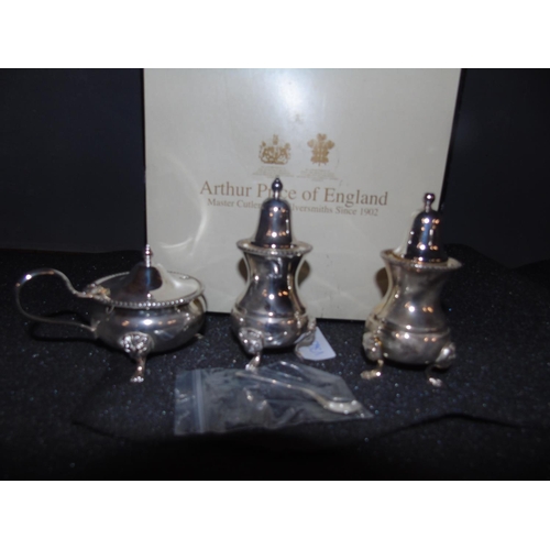 49 - A quality Arthur Price new silver plated condiment set