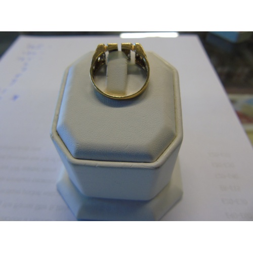 193 - A 9ct gold 