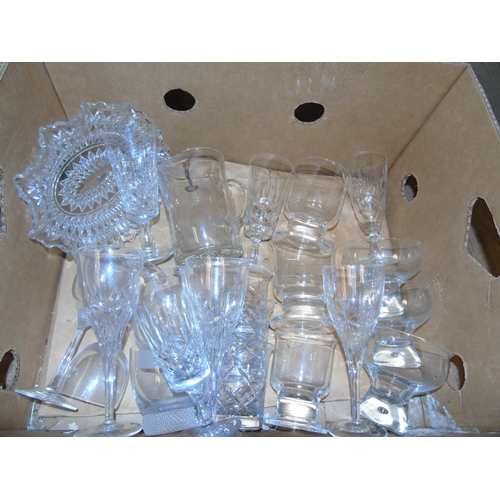 66 - A good box of assorted glass ware