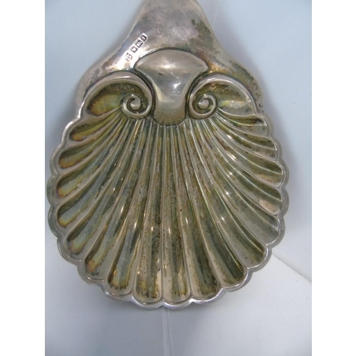 97 - An Edwardian solid silver scallop shell dish hallmarked for Sheffield 1912 James Deakin & Sons