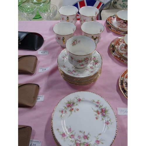 498 - A selection of Paragon Victoriana rose china