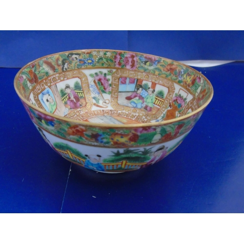 508 - A Chinese famille rose bowl 14cm in dia at the top and in very good condition.