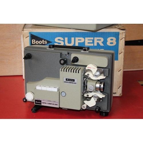A boxed super 8mm projector (untested)