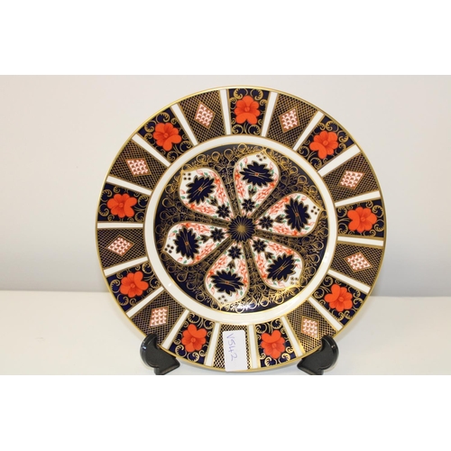 610 - A Royal Crown Derby Imari pattern plate 1128 27cm in diameter