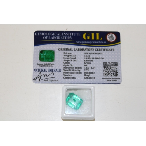 176 - A Emerald gemstone with certificate