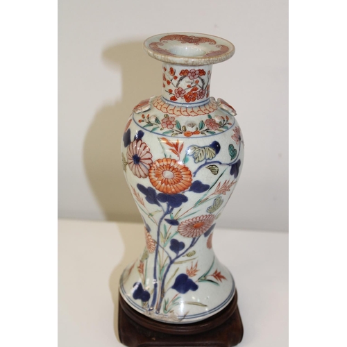 65 - A antique 19th century Oriental vase (sold as seen)
Vase height 22cm