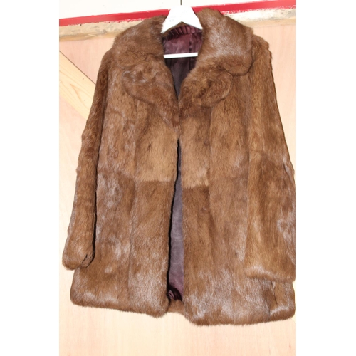 435 - A vintage Ladies fur coat uk postage only