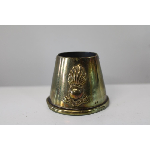 1072 - A WW1 trench art ash try