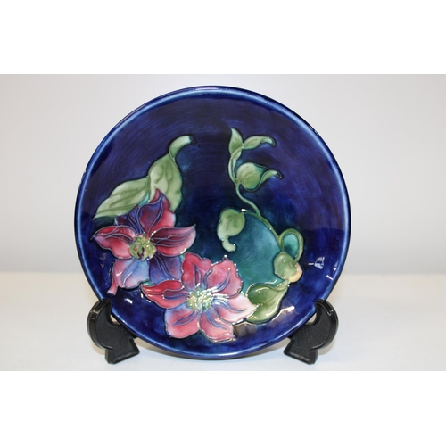 535 - A rare c1930's William Moorcroft anemone bonbon/sweet dish. 8 inches in diameter on a footed base