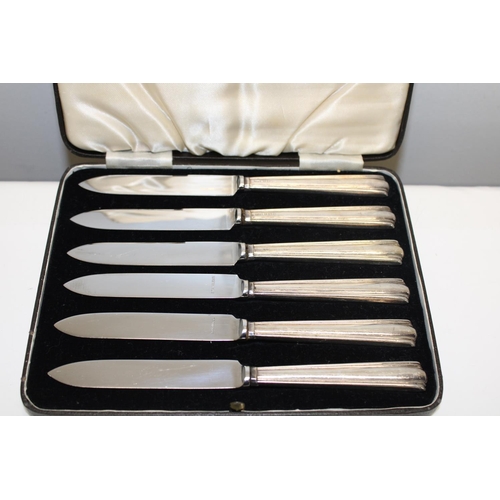 51 - A set of six hallmarked silver handled butter knives. Hallmarked for London 1938.