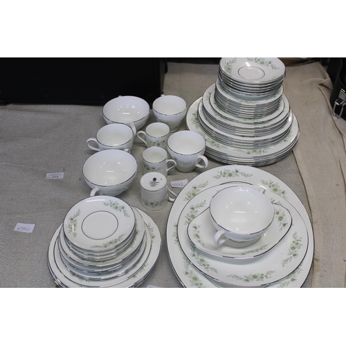 273 - A good selection of Minton Hadden Hall bone china