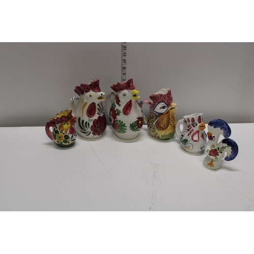 18 - A selection of vintage chicken themed ceramics