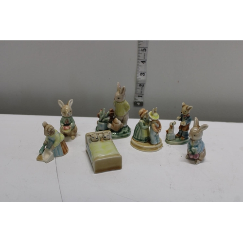 35 - A selection of ceramic animal figures