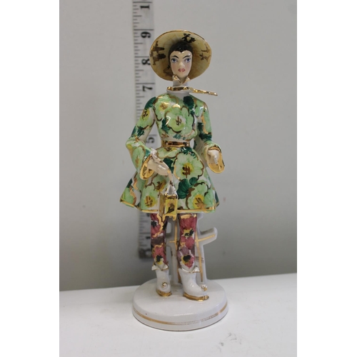 50 - A vintage Italian porcelain figurine