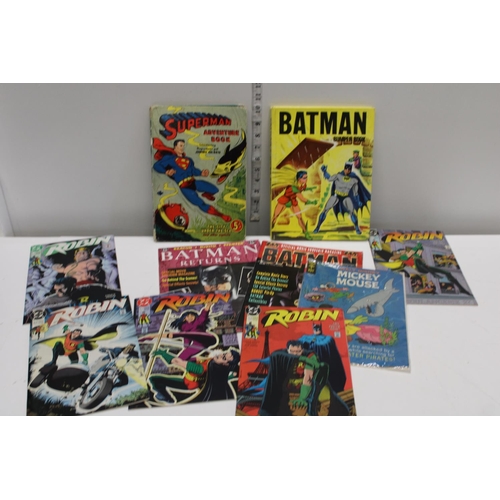 231 - A selection of vintage annuals & comics etc