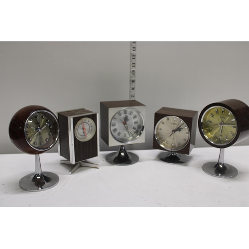 330 - Five vintage Coral clocks