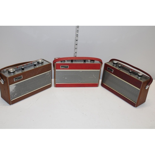 362 - Three vintage Roberts radios